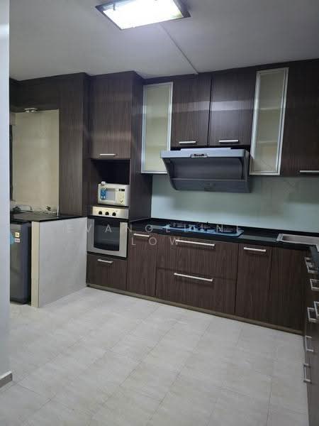 121 Bukit Batok Central, 121 Bukit Batok Central, Dairy Farm / Bukit Panjang / Choa Chu Kang, 4 Bedrooms, 1,500 sqft, HDB Flat For Rent, by Evangeline Low, 21032023 - Kitchen - PropertyGuru.com.sg