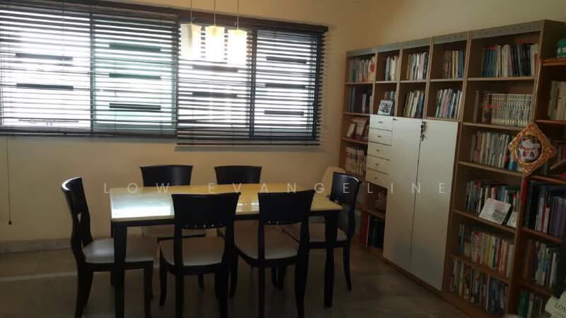 121 Bukit Batok Central, 121 Bukit Batok Central, 4 Bedrooms, 1,500 sqft, HDB Flat For Rent, by Evangeline Low, 21032023 - PropertyGuru.com.sg