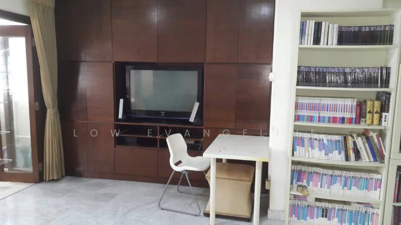 121 Bukit Batok Central, 121 Bukit Batok Central, 4 Bedrooms, 1,500 sqft, HDB Flat For Rent, by Evangeline Low, 21032023 - PropertyGuru.com.sg
