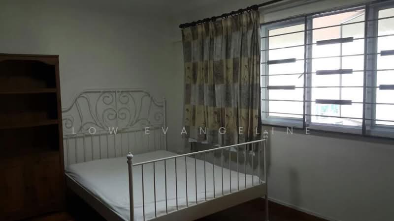 121 Bukit Batok Central, 121 Bukit Batok Central, 4 Bedrooms, 1,500 sqft, HDB Flat For Rent, by Evangeline Low, 21032023 - PropertyGuru.com.sg