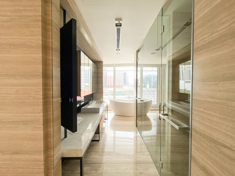 Master bathroom 