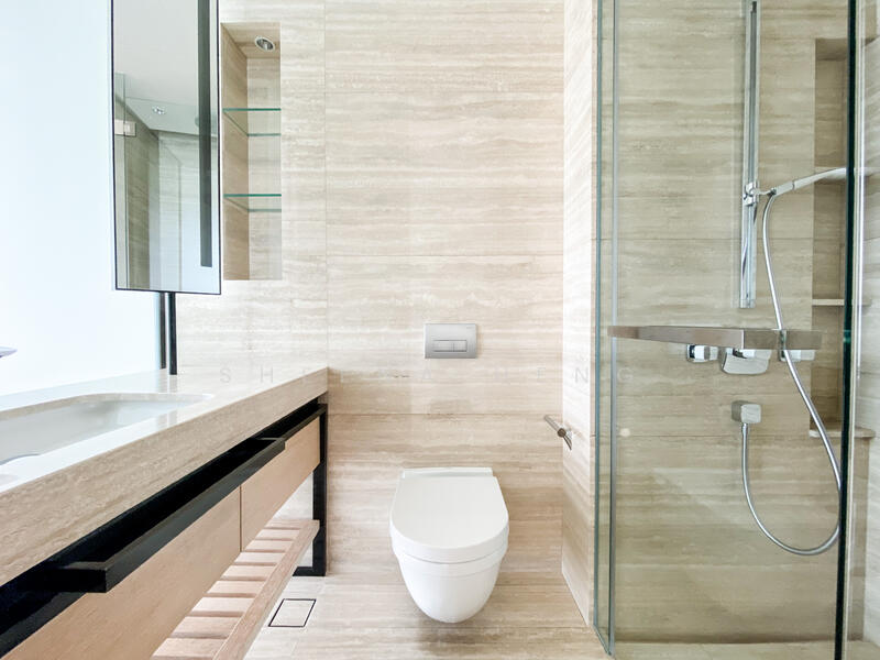 Common bathroom 2