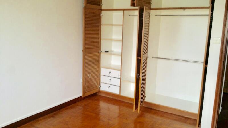 Bedroom 1 - cupboard