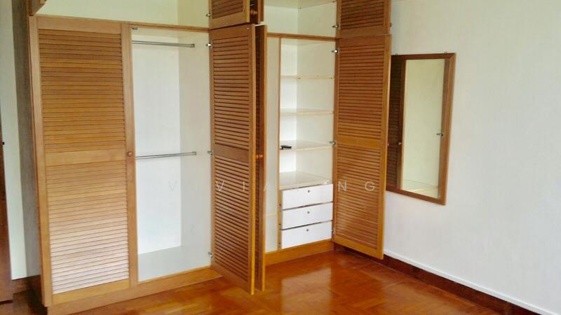 Bedroom 2 - cupboard