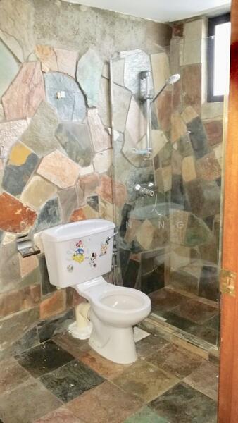 Master bedroom bathroom