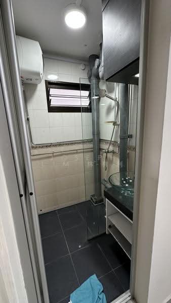 2 Dover Road, 2 Dover Road, Buona Vista / West Coast / Clementi New Town, 2 Bedrooms, 800 sqft, HDB Flat For Rent, by Joseph Lim 林有利, 21046537 - Bathroom - PropertyGuru.com.sg