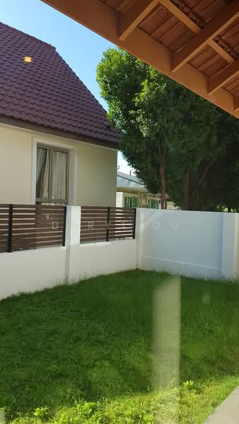 HUGE SEMI-DETACHED @ WEST COAST ( NUS ), West Coast Park, 5 Bedrooms, 4,500 sqft, Semi-Detached House For Rent, by Daryl Ou, 21048986 - Backyard.  - PropertyGuru.com.sg