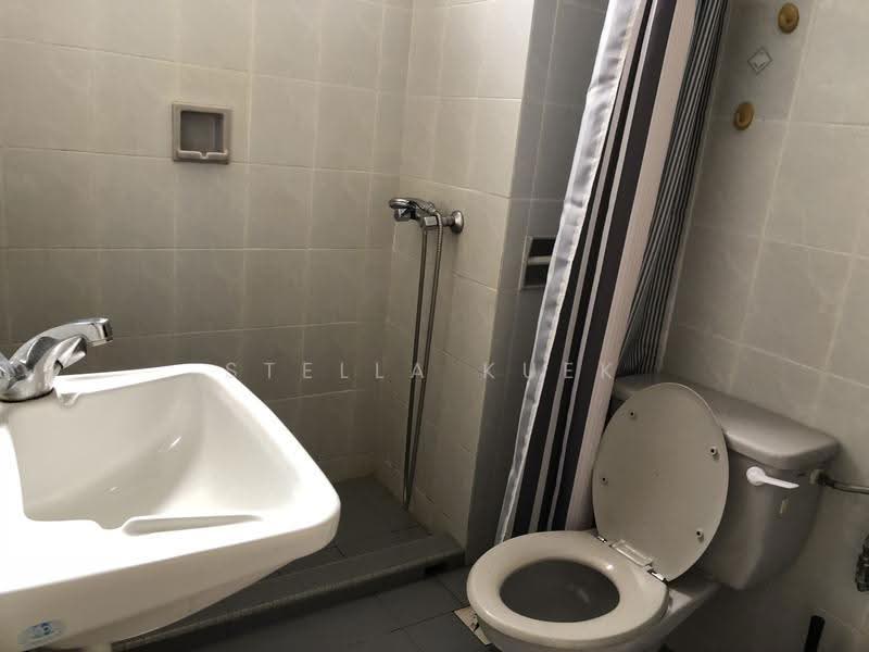 Crystal Mansions, 3 Lorong 6 Geylang, Eunos / Geylang / Paya Lebar, Room Rental, 173 sqft, Condominium For Rent, by Stella Kuek, 21049270 - Bathroom - PropertyGuru.com.sg