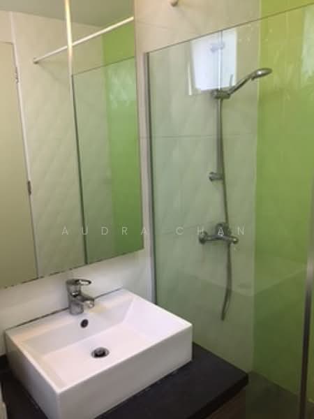 Trevose Park, 62 Trevose Crescent, 2 Bedrooms, 818 sqft, Condominium For Rent, by Audra Chan, 21049303 - Master Bathroom Pic 2 - PropertyGuru.com.sg