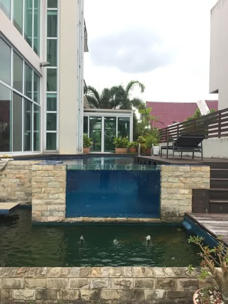 Detached Bungalow, Sennett Avenue, 7 Bedrooms, 6,265 sqft, Detached House For Rent, by S. Pramchand, 21056787 - PropertyGuru.com.sg