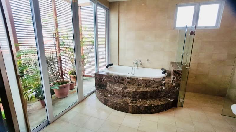 Detached Bungalow, Sennett Avenue, 7 Bedrooms, 6,265 sqft, Detached House For Rent, by S. Pramchand, 21056787 - PropertyGuru.com.sg