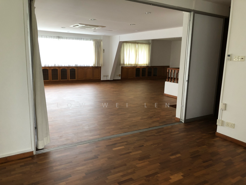 Leonie Towers, 20 Leonie Hill, 4 Bedrooms, 2,939 sqft, Apartment For Rent, by Low Wei Leng, 21059186 - Spacious Living Room - PropertyGuru.com.sg