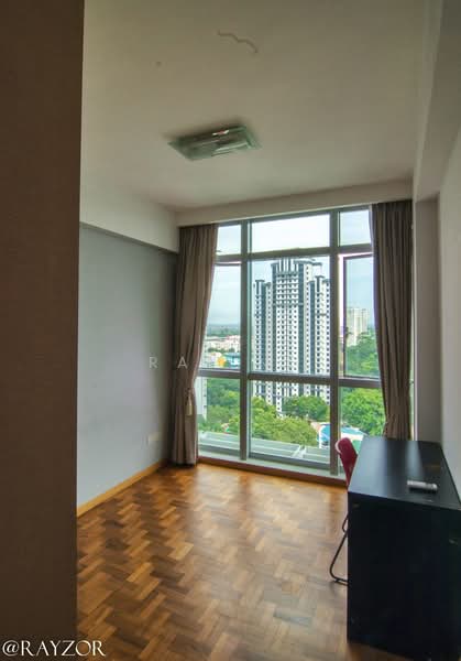 Hillview Regency, 28 Bukit Batok East Avenue 2, 3 Bedrooms, 1,194 sqft, Condominium For Rent, by Ray Ng, 21067711 - PropertyGuru.com.sg