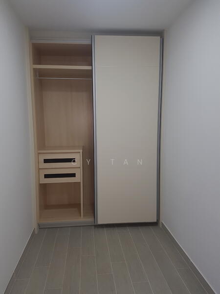 V on Shenton, 5A Shenton Way, Studio, 452 sqft, Condominium For Rent, by CY Tan, 21075176 - Floor-to-ceiling wardrobe - PropertyGuru.com.sg