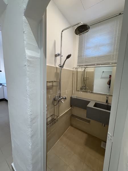 Everton Road, Everton Road, 1 Bedroom, 1,100 sqft, Walk-up Apartment For Rent, by Rosalind Teow, 21075269 - PropertyGuru.com.sg