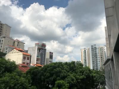 For Rent - UE Square