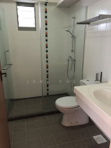 273B Punggol Place, 273B Punggol Place, 3 Bedrooms, 930 sqft, HDB Flat For Rent, by Jane Chia, 21079884 - Master bathroom - PropertyGuru.com.sg