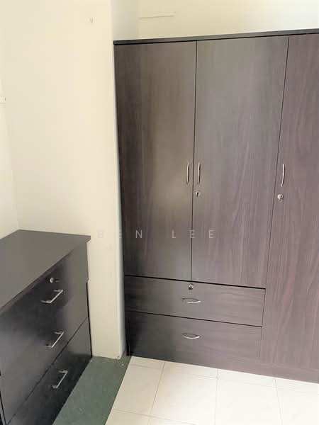 International Plaza, 10 Anson Road, 1 Bedroom, 860 sqft, Apartment For Rent, by Ben Lee, 21084461 - master bedroom wardrobe - PropertyGuru.com.sg