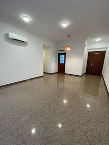Dover Parkview, 30 Dover Rise, 2 Bedrooms, 936 sqft, Condominium For Rent, by Annie Lim, 21085560 - Spacious lving & dining room - PropertyGuru.com.sg