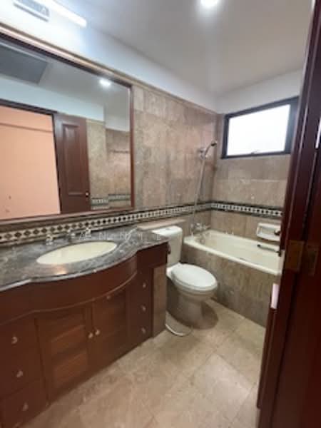 Dover Parkview, 30 Dover Rise, 2 Bedrooms, 936 sqft, Condominium For Rent, by Annie Lim, 21085560 - master's bathroom - PropertyGuru.com.sg