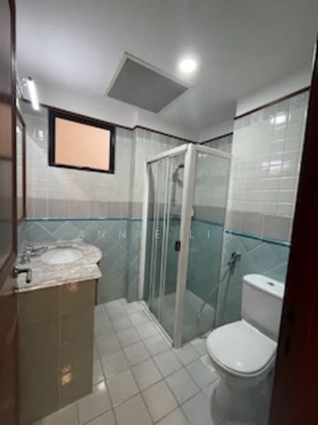 Dover Parkview, 30 Dover Rise, 2 Bedrooms, 936 sqft, Condominium For Rent, by Annie Lim, 21085560 - common bathroom - PropertyGuru.com.sg