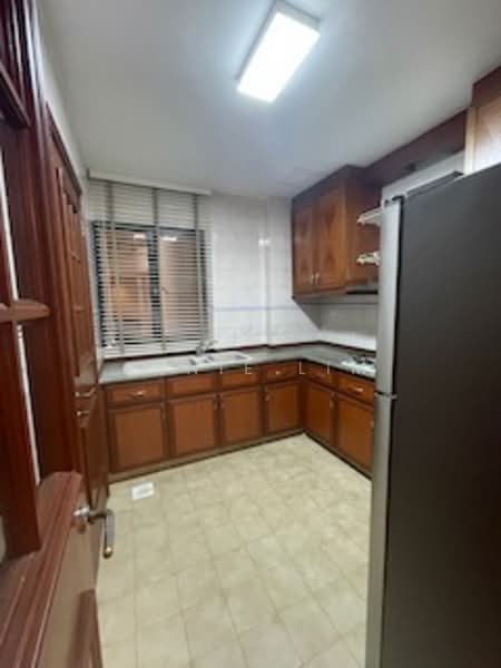 Dover Parkview, 30 Dover Rise, 2 Bedrooms, 936 sqft, Condominium For Rent, by Annie Lim, 21085560 - kitchen with window - PropertyGuru.com.sg