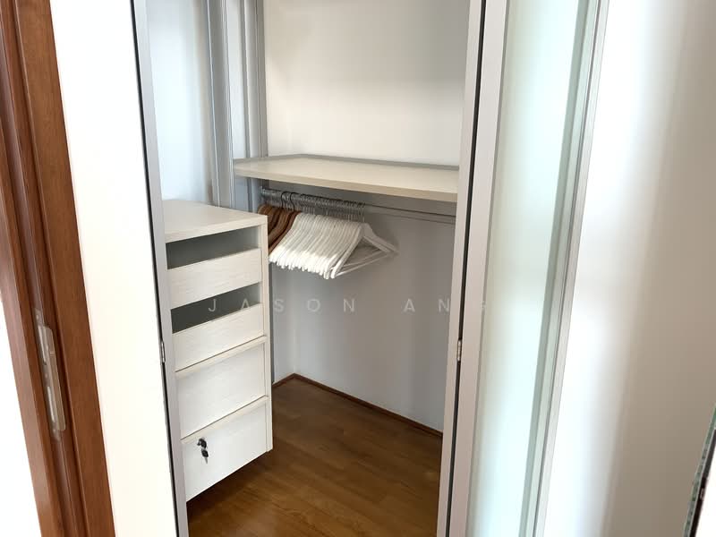 L'VIV, 23 Newton Road, 1 Bedroom, 657 sqft, Condominium For Sale, by Jason Ang, 21097096 - Walk in wardrobe - PropertyGuru.com.sg