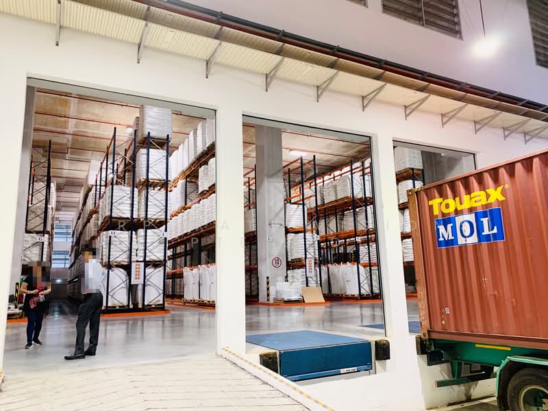 GROUND FLOOR 10 METER, 30kN/sqm DISTRIBUTION CTR, E-COMMERCE. NEAR IMM. Off AYE/ PIE. 30kN/sqm, CONTACT: +6596881177 Adrian.Koh@corporatevisions.com.sg, 54,000 sqft, Warehouse For Rent, by ADRIAN KOH HT, 21102779 - CommercialGuru.com.sg