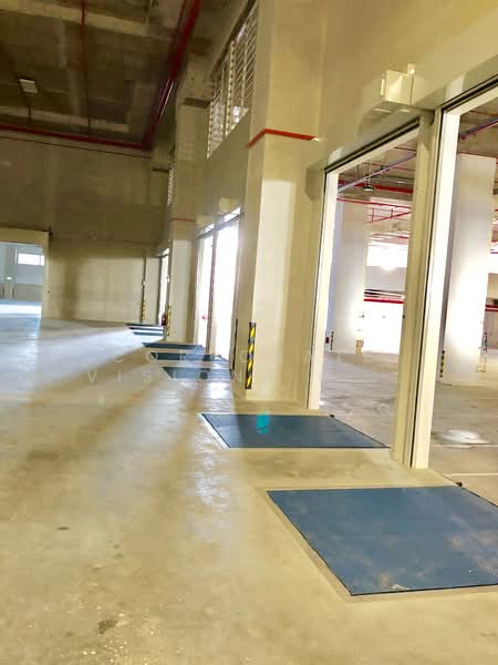GROUND FLOOR 10 METER, 30kN/sqm DISTRIBUTION CTR, E-COMMERCE. NEAR IMM. Off AYE/ PIE. 30kN/sqm, CONTACT: +6596881177 Adrian.Koh@corporatevisions.com.sg, 54,000 sqft, Warehouse For Rent, by ADRIAN KOH HT, 21102779 - Dedicated 10 loading bays - CommercialGuru.com.sg