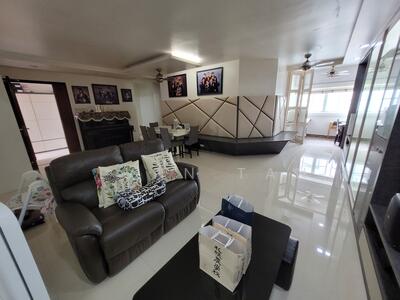 For Sale - Villa De West