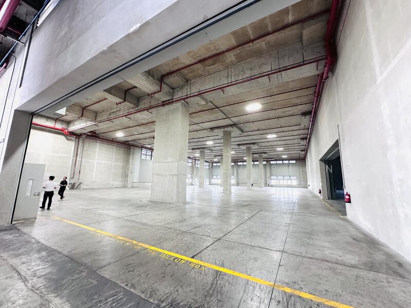 HIGH SPECIFICATIONS Warehouse with Extra Wide Roller Shutters, Dedicated Bays, off AYE/PIE, 3MINS to AYE/PIE CONTACT: +6596881177, 50,000 sqft, Warehouse For Rent, by ADRIAN, 21115582 - CommercialGuru.com.sg