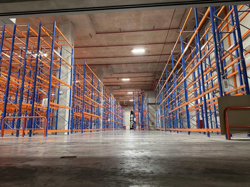 HIGH SPECIFICATIONS Warehouse with Extra Wide Roller Shutters, Dedicated Bays, off AYE/PIE, 3MINS to AYE/PIE CONTACT: +6596881177, 50,000 sqft, Warehouse For Rent, by ADRIAN, 21115582 - CommercialGuru.com.sg