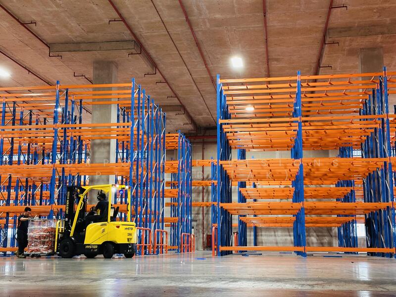 HIGH SPECIFICATIONS Warehouse with Extra Wide Roller Shutters, Dedicated Bays, off AYE/PIE, 3MINS to AYE/PIE CONTACT: +6596881177, 50,000 sqft, Warehouse For Rent, by ADRIAN, 21115582 - CommercialGuru.com.sg