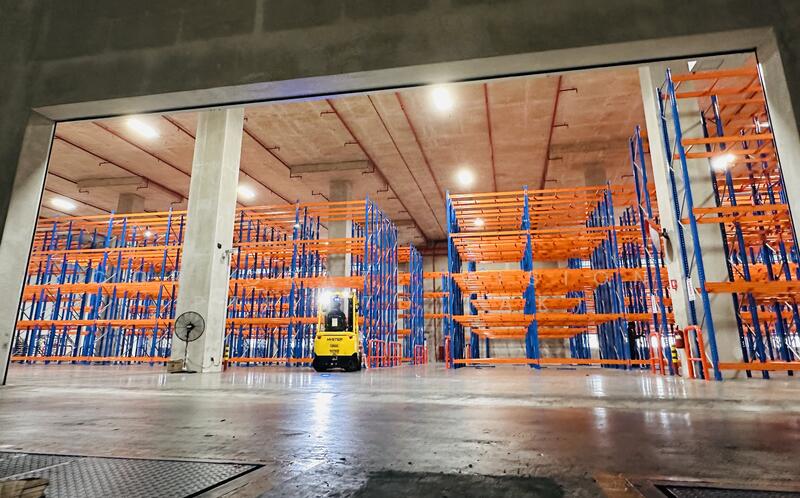 HIGH SPECIFICATIONS Warehouse with Extra Wide Roller Shutters, Dedicated Bays, off AYE/PIE, 3MINS to AYE/PIE CONTACT: +6596881177, 50,000 sqft, Warehouse For Rent, by ADRIAN, 21115582 - CommercialGuru.com.sg