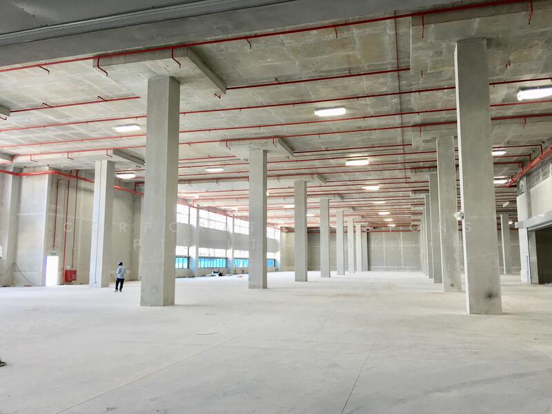 HIGH SPECIFICATIONS Warehouse with Extra Wide Roller Shutters, Dedicated Bays, off AYE/PIE, 3MINS to AYE/PIE CONTACT: +6596881177, 50,000 sqft, Warehouse For Rent, by ADRIAN, 21115582 - CommercialGuru.com.sg