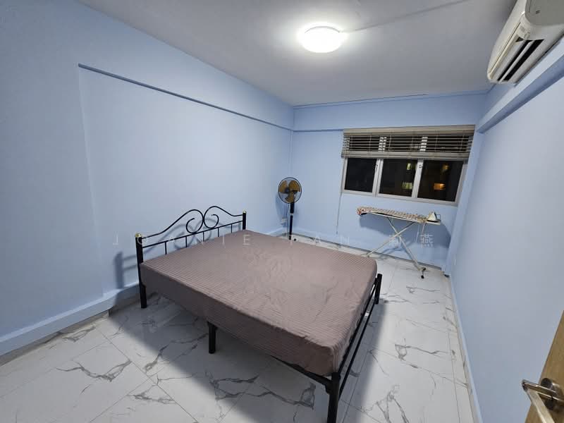 708 Hougang Avenue 2, 708 Hougang Avenue 2, Room Rental, 180 sqft, HDB Flat For Rent, by Joanie Tan 莉燕, 21121445 - PropertyGuru.com.sg