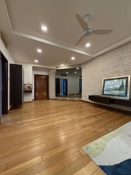 Robertson 100, 100 Robertson Quay, Orchard / River Valley, 2 Bedrooms, 1,066 sqft, Apartment For Rent, by Angeline Chan, 21130143 - Dining with Mirror Feature - PropertyGuru.com.sg