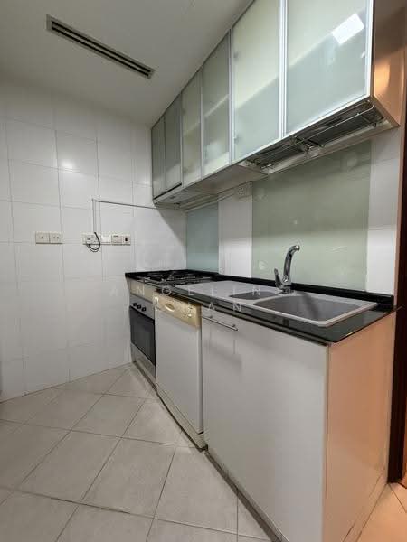 Robertson 100, 100 Robertson Quay, Orchard / River Valley, 2 Bedrooms, 1,066 sqft, Apartment For Rent, by Angeline Chan, 21130143 - Dishwasher and Oven - PropertyGuru.com.sg