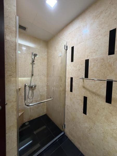 Robertson 100, 100 Robertson Quay, Orchard / River Valley, 2 Bedrooms, 1,066 sqft, Apartment For Rent, by Angeline Chan, 21130143 - Common Bathroom Shower - PropertyGuru.com.sg