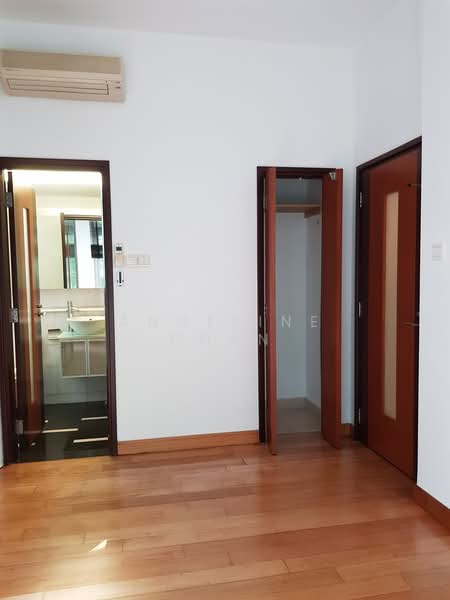 Robertson 100, 100 Robertson Quay, 2 Bedrooms, 1,066 sqft, Apartment For Rent, by Angeline Chan, 21130143 - Master Bedroom - PropertyGuru.com.sg
