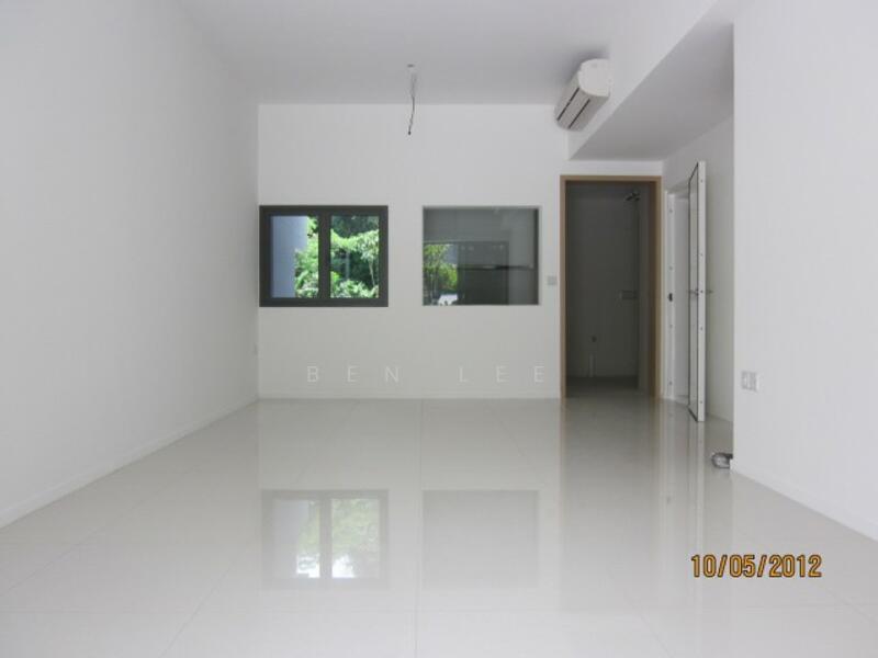 spacious living / dining hall