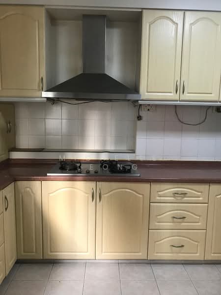 536 Jelapang Road, 536 Jelapang Road, 3 Bedrooms, 1,292 sqft, HDB Flat For Rent, by Michelle Leong, 21142762 - spacious ktichen with cooking hood and hob - PropertyGuru.com.sg