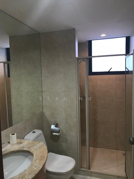 Blue Horizon, 21 West Coast Crescent, 3 Bedrooms, 1,152 sqft, Condominium For Rent, by Sean NG, 21143769 - Common Toilet - PropertyGuru.com.sg