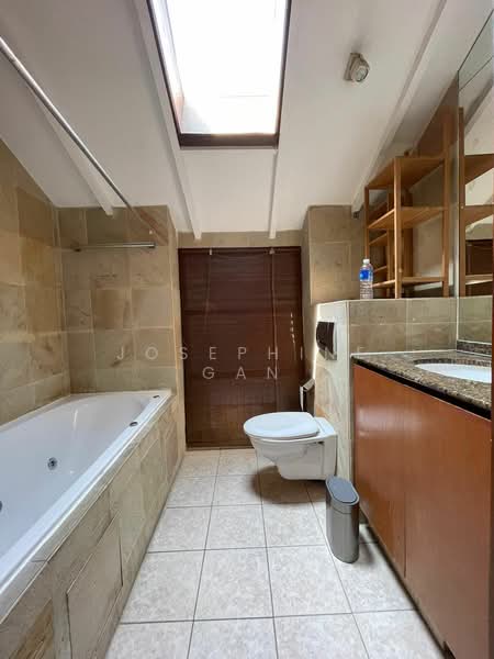 143 Neil Road, 143 Neil Road, 1 Bedroom, 1,772 sqft, Conservation House For Rent, by Josephine Gan, 21166455 - Loft Bathroom - PropertyGuru.com.sg