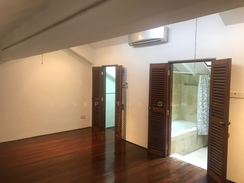 143 Neil Road, 143 Neil Road, 1 Bedroom, 1,772 sqft, Conservation House For Rent, by Josephine Gan, 21166455 - Loft Bathroom with bathtub - PropertyGuru.com.sg