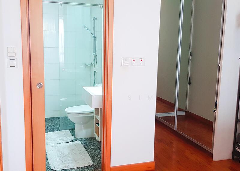 Visioncrest, 33 Oxley Rise, Orchard / River Valley, 1 Bedroom, 840 sqft, Apartment For Rent, by Jill Sim, 21178736 - Walk in Wardrobe - PropertyGuru.com.sg