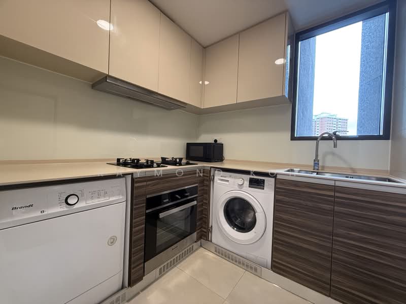Commonwealth Towers, 230 Commonwealth Avenue, 3 Bedrooms, 904 sqft, Condominium For Rent, by Raymond Koh, 21182299 - PropertyGuru.com.sg