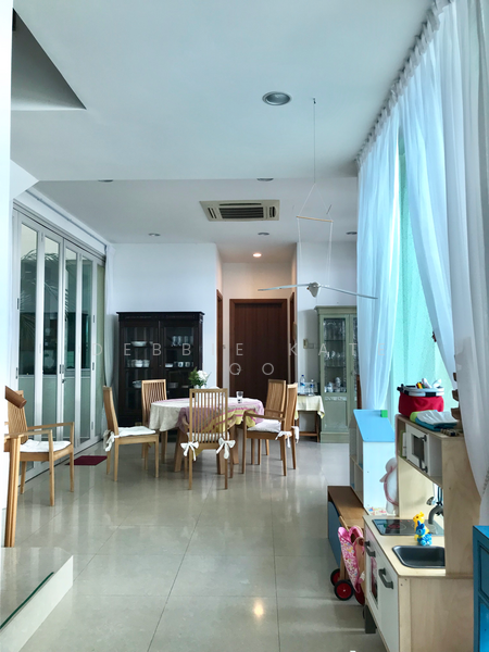 Namly Crescent Beautiful Spacious Semi-D with Pool, , 5 Bedrooms, 4,400 sqft, Semi-Detached House For Rent, by Debbie Kate Loo 鲁美娟, 21186063 - PropertyGuru.com.sg