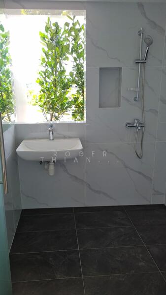 Mayflower Gardens, Mayflower Drive, Room Rental, 380 sqft, Semi-Detached House For Rent, by Roger TTK, 21188160 - PropertyGuru.com.sg