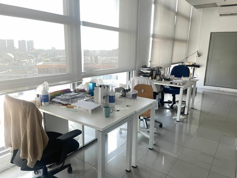 The Spire, 10 Bukit Batok Crescent, 818 sqft, Light Industrial (B1) For Sale, by Lynn Tham, 21193832 - CommercialGuru.com.sg